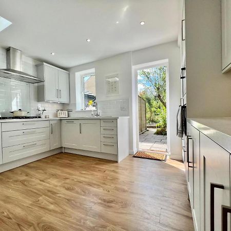 ווינצ'סטר Family Home In Hampshire - Sleeps Up To 9 People With 3 Parking Spaces מראה חיצוני תמונה