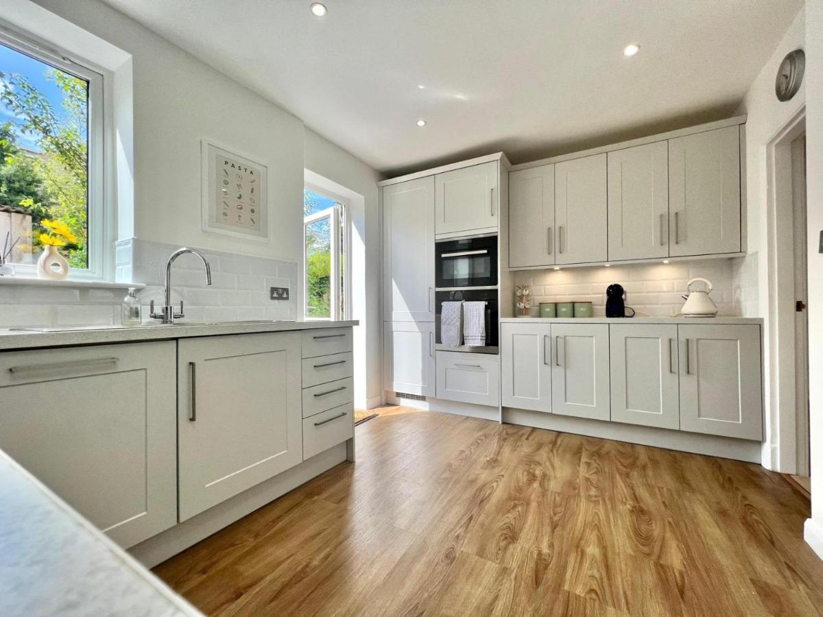 ווינצ'סטר Family Home In Hampshire - Sleeps Up To 9 People With 3 Parking Spaces מראה חיצוני תמונה