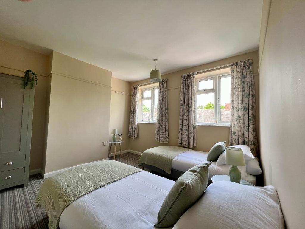 ווינצ'סטר Family Home In Hampshire - Sleeps Up To 9 People With 3 Parking Spaces מראה חיצוני תמונה